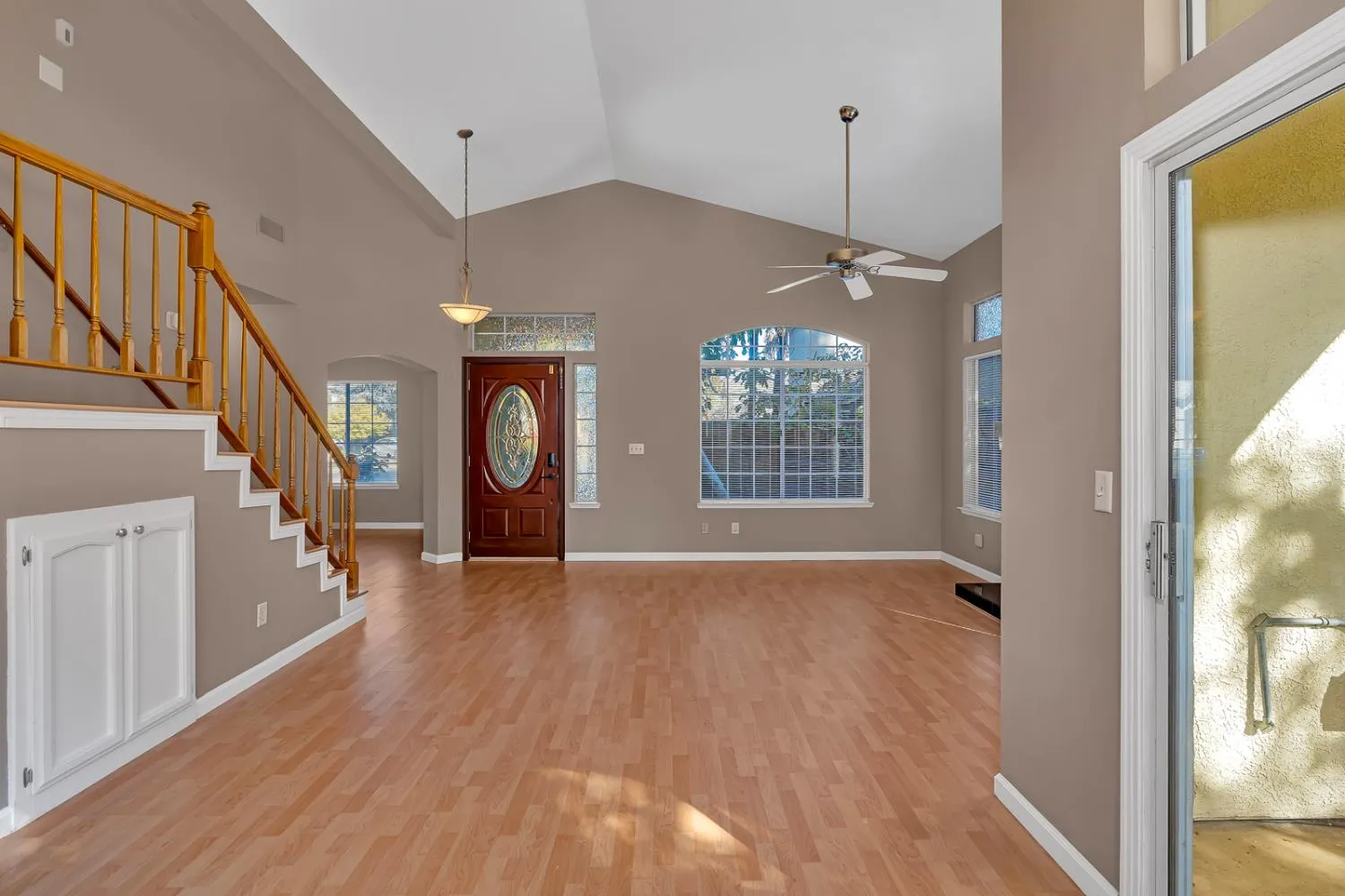 Fresno, California 93730, United States, 4 Bedrooms Bedrooms, ,3 BathroomsBathrooms,Residential,Active,247403