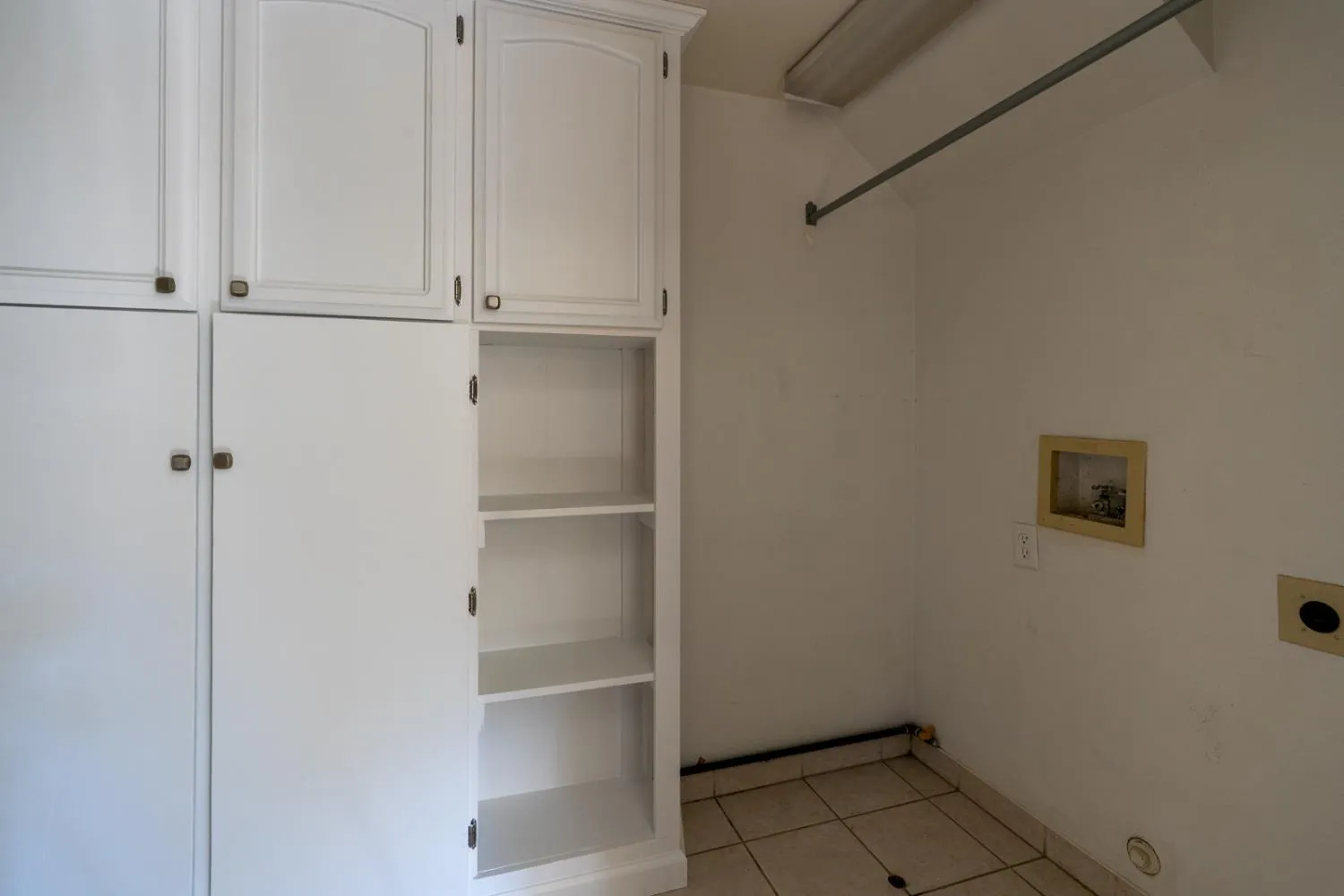 Fresno, California 93730, United States, 4 Bedrooms Bedrooms, ,3 BathroomsBathrooms,Residential,Active,247403