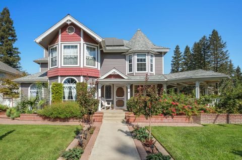 A home in Reedley