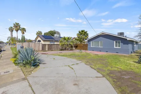 982 Davis Street, Hanford, CA 93230 - MLS#: 626925