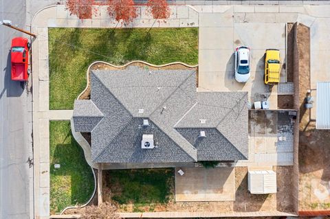 A home in Coalinga