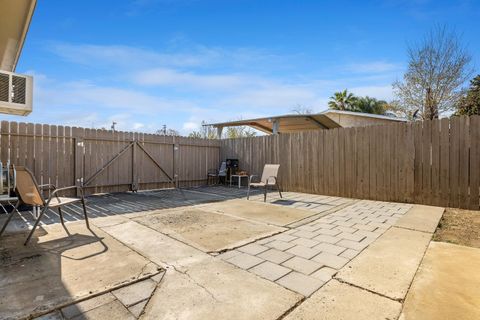 A home in Coalinga