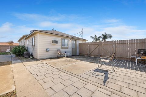 A home in Coalinga