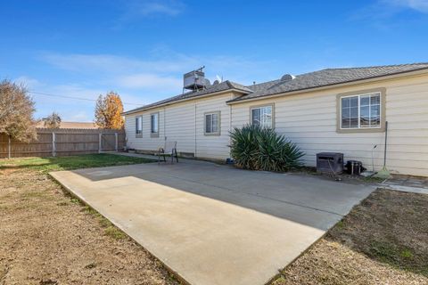 A home in Coalinga