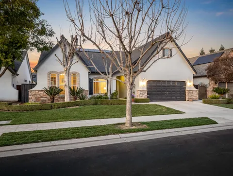 541 W Warwick Avenue, Clovis, CA 93619 - MLS#: 630673