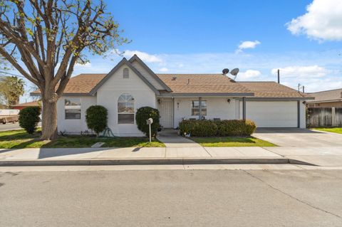 A home in Coalinga