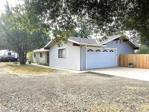 A home in Ahwahnee