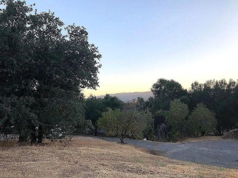 A home in Ahwahnee