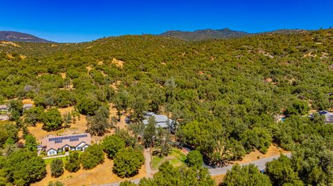 A home in Ahwahnee