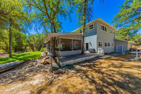 A home in Ahwahnee