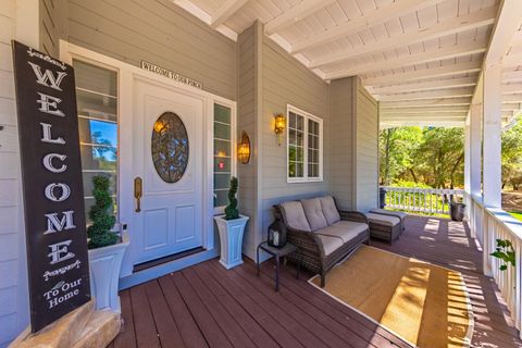 A home in Ahwahnee