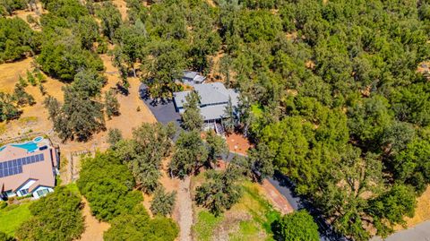 A home in Ahwahnee