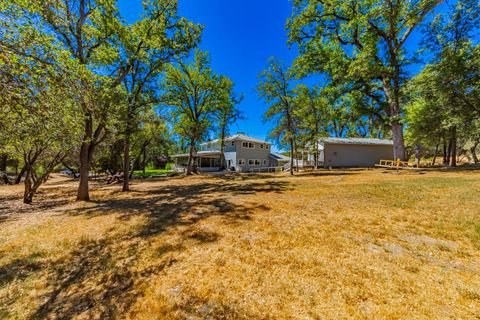 A home in Ahwahnee