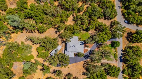 A home in Ahwahnee