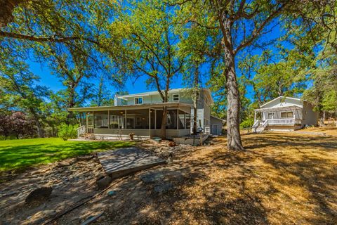 A home in Ahwahnee