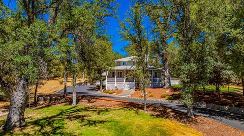 A home in Ahwahnee