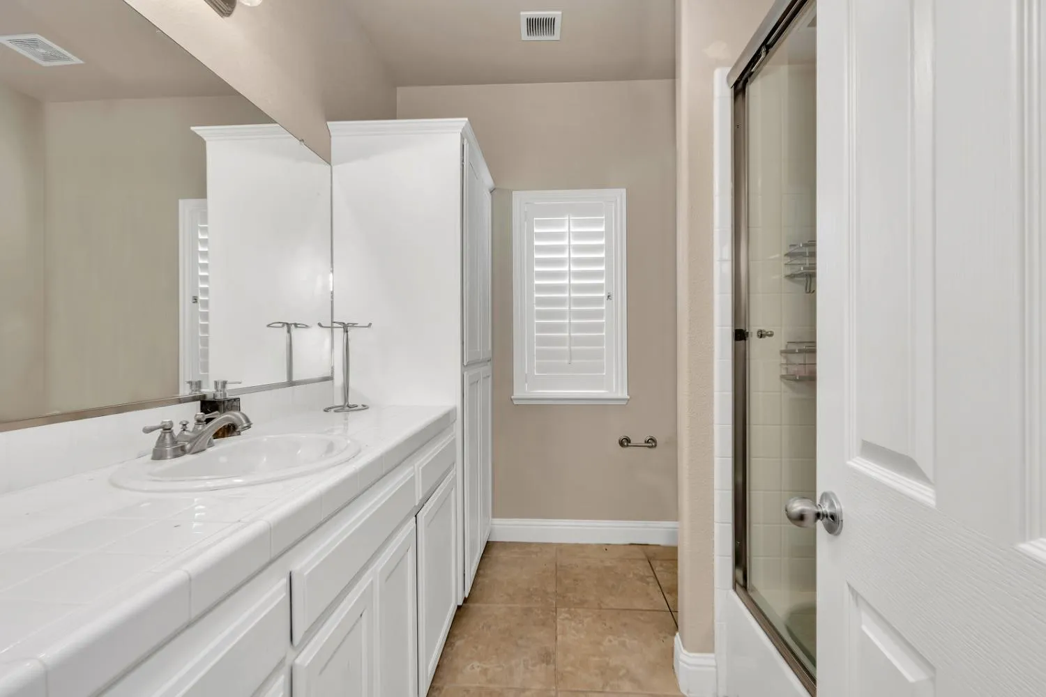 Fresno, California 93730, United States, 4 Bedrooms Bedrooms, ,3 BathroomsBathrooms,Residential,Active,112472