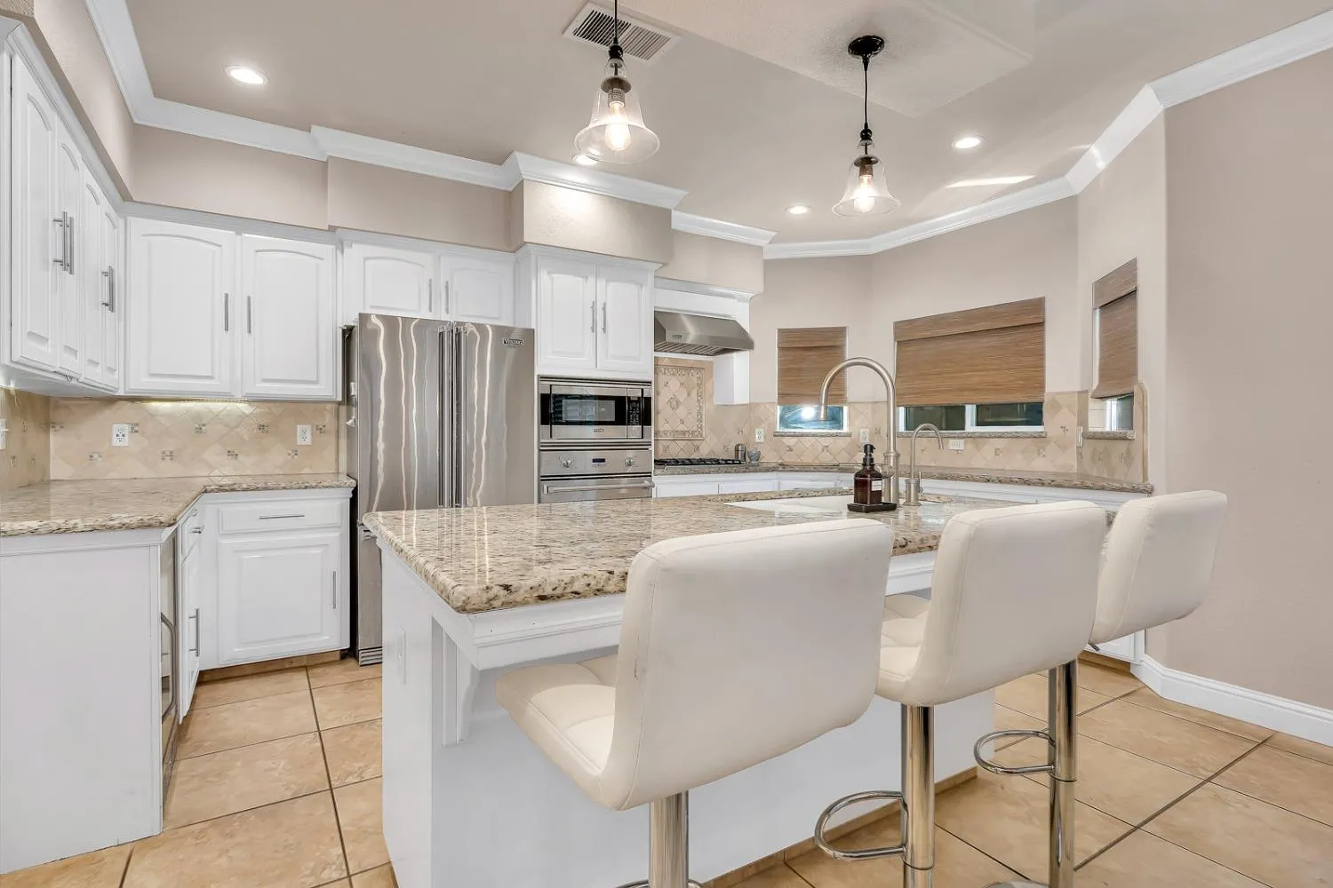 Fresno, California 93730, United States, 4 Bedrooms Bedrooms, ,3 BathroomsBathrooms,Residential,Active,112472