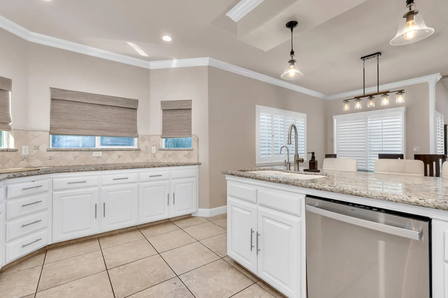 Fresno, California 93730, United States, 4 Bedrooms Bedrooms, ,3 BathroomsBathrooms,Residential,Active,112472