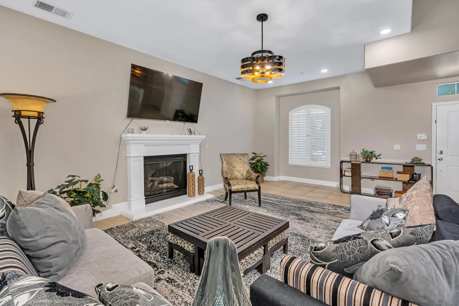 Fresno, California 93730, United States, 4 Bedrooms Bedrooms, ,3 BathroomsBathrooms,Residential,Active,112472