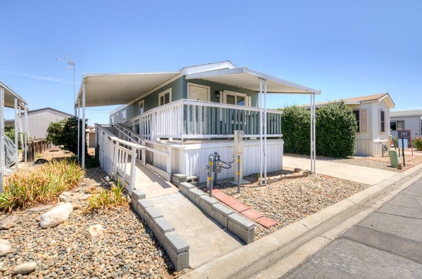 1218 E CLEVELAND AVE SPC 86, MADERA, CA 93638 - Image a51f4e02099cd9c24f4f88d46b8e4ec1/3556363522