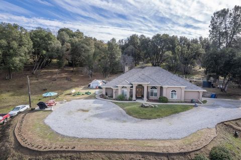 A home in Oakhurst