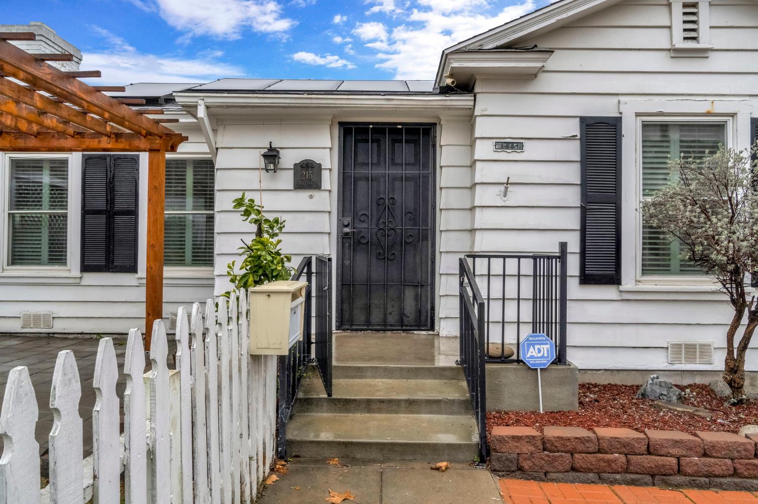 215 E Clinton Ave - Photo 3