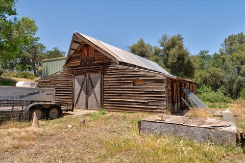 A home in North Fork