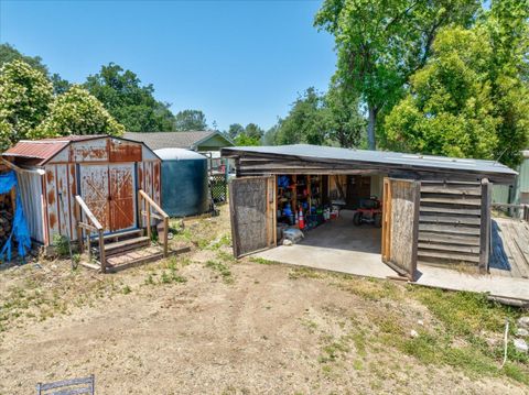 A home in North Fork