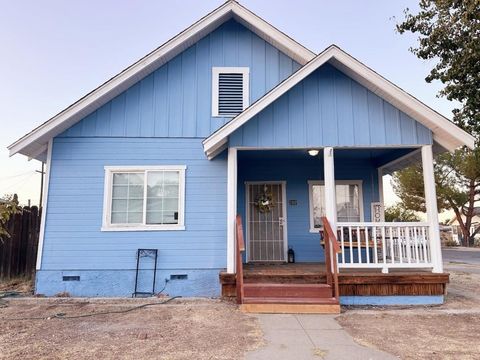 A home in Coalinga