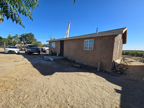 A home in Caruthers