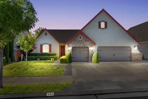 520 W Warwick Ave, Clovis, CA 93619 - MLS#: 630274