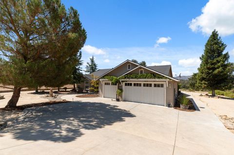 A home in Ahwahnee