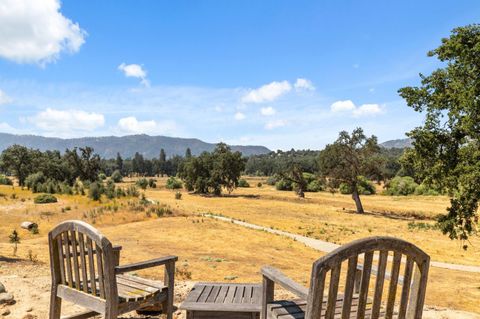 A home in Ahwahnee