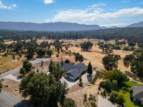 A home in Ahwahnee