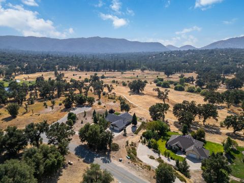 A home in Ahwahnee