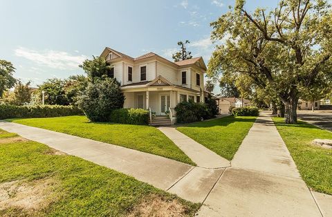 A home in Reedley