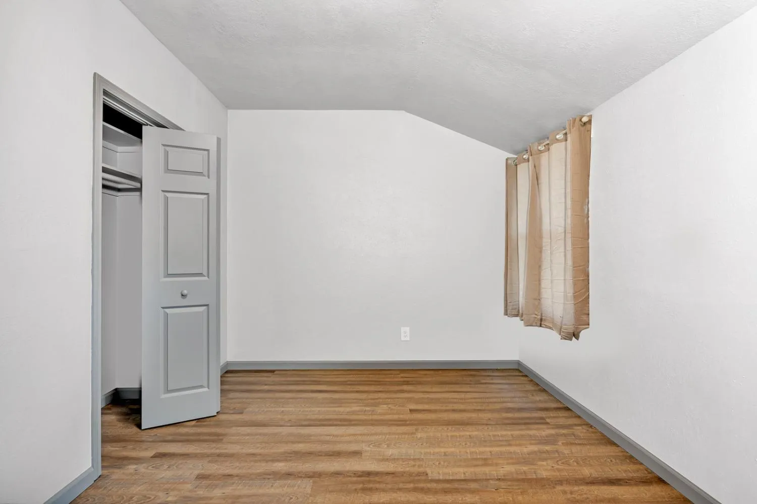 Fresno, California 93725, United States, 12 Bedrooms Bedrooms, ,Residential,Active,6370