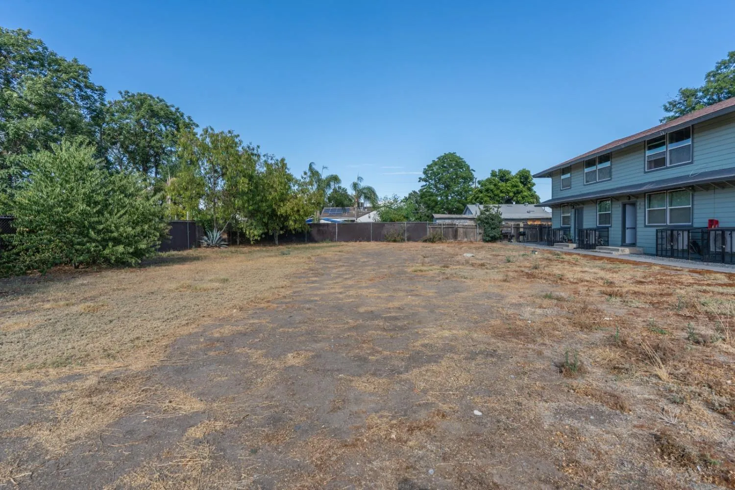 Fresno, California 93725, United States, 12 Bedrooms Bedrooms, ,Residential,Active,6370