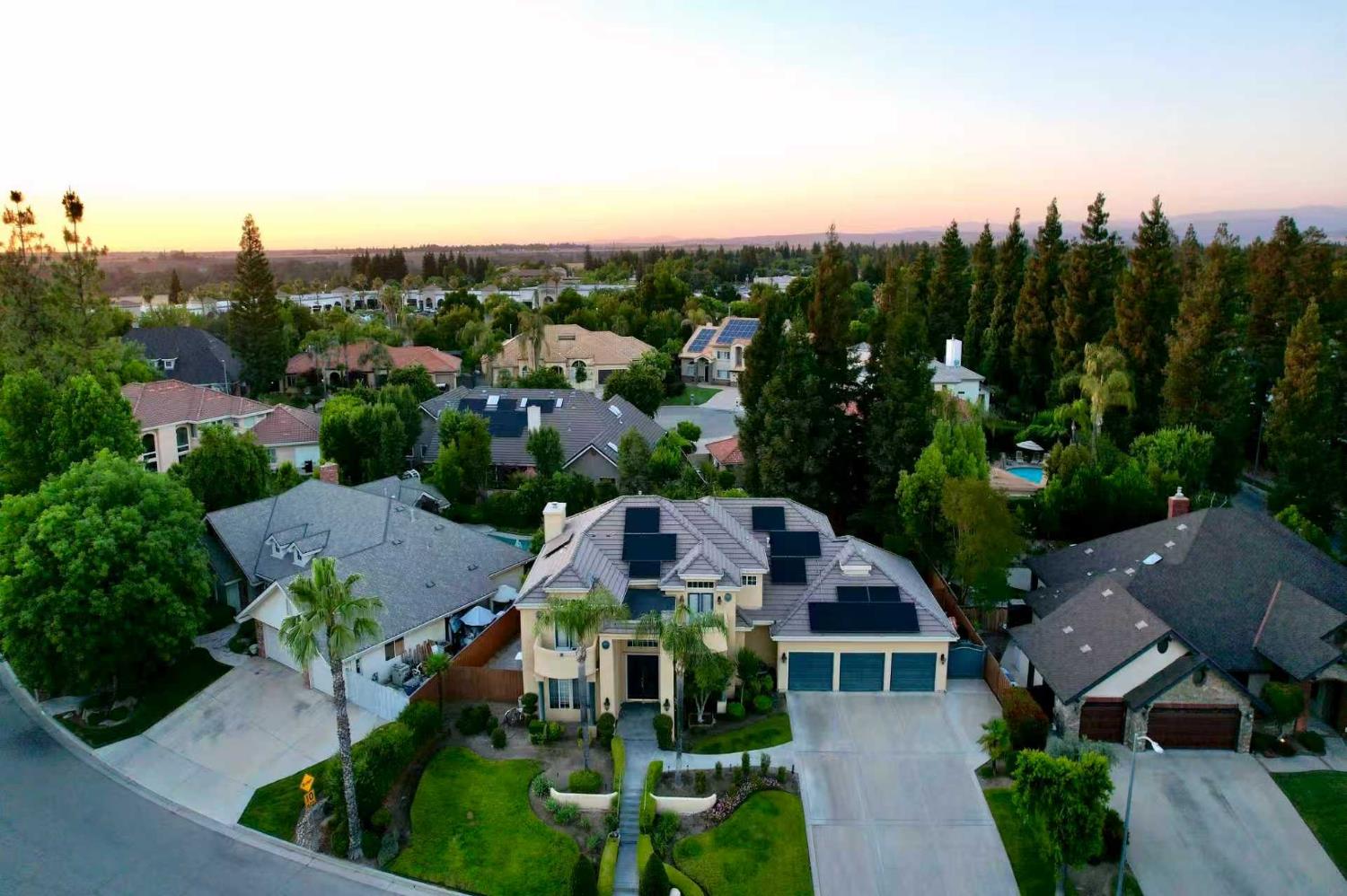 466 E Hillcrest Avenue - Photo 3