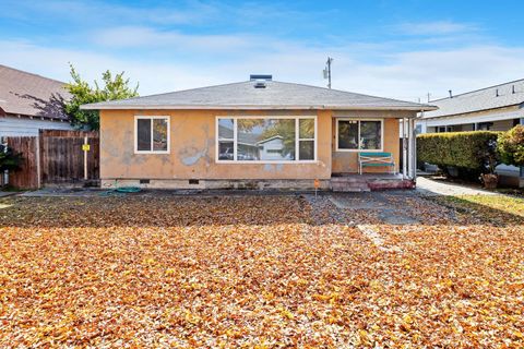 A home in Coalinga