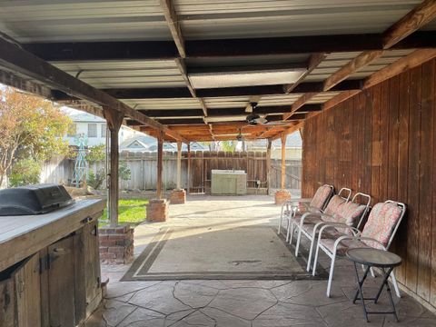 A home in Coalinga