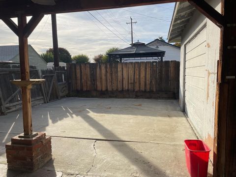 A home in Coalinga