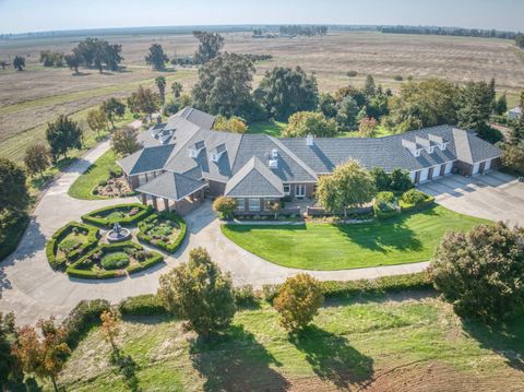 4715 E Copper Avenue Clovis CA 93619