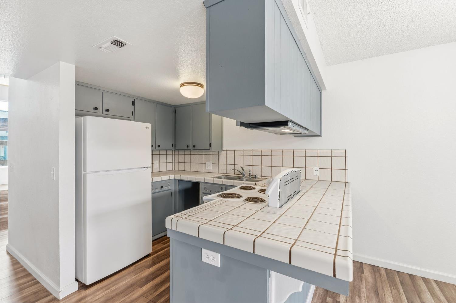 50 N 19Th Avenue A-F - Photo 3