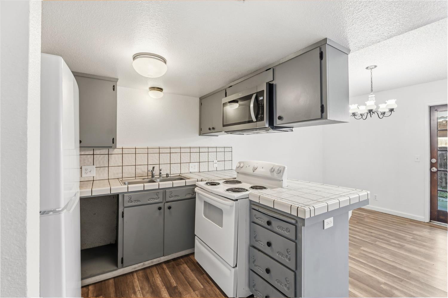 50 N 19Th Avenue A-F - Photo 2