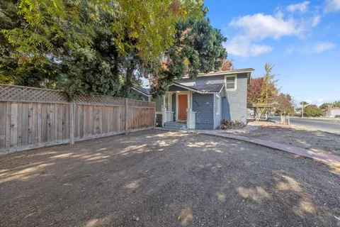 1096 E Sycamore Avenue, Tulare, CA 93274 - MLS#: 626117