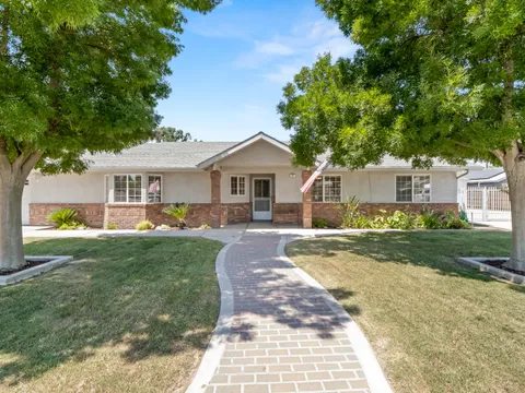 11 N Cambridge Dr, Lemoore, CA 93245 - MLS#: 630267