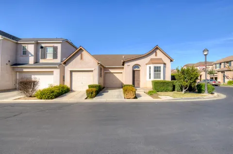617 W Fontaine Lane, Clovis, CA 93619 - MLS#: 625891