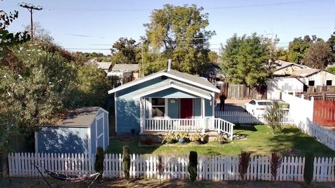 A home in Lemoore